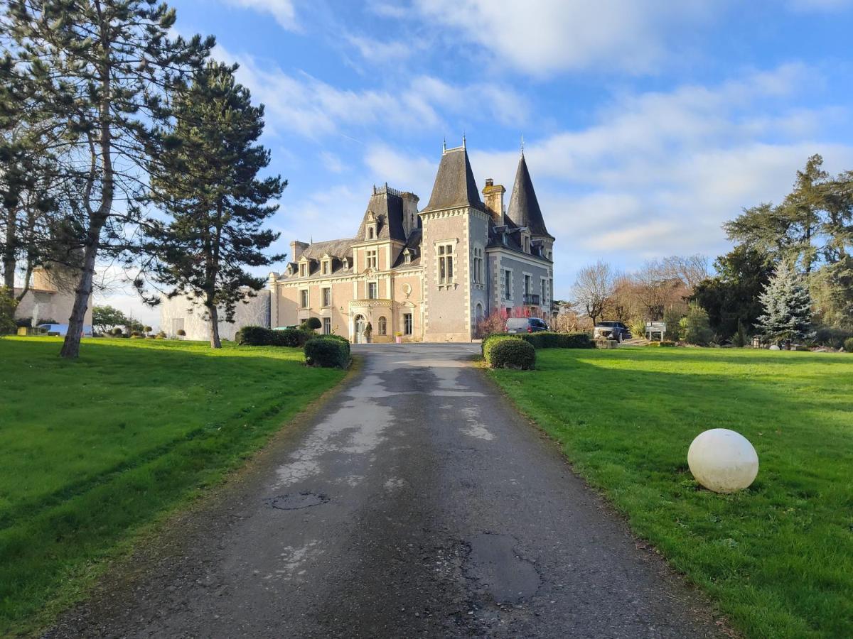 Hotel Chateau De La Barbiniere Saint-Laurent-sur-Sevre Exterior photo