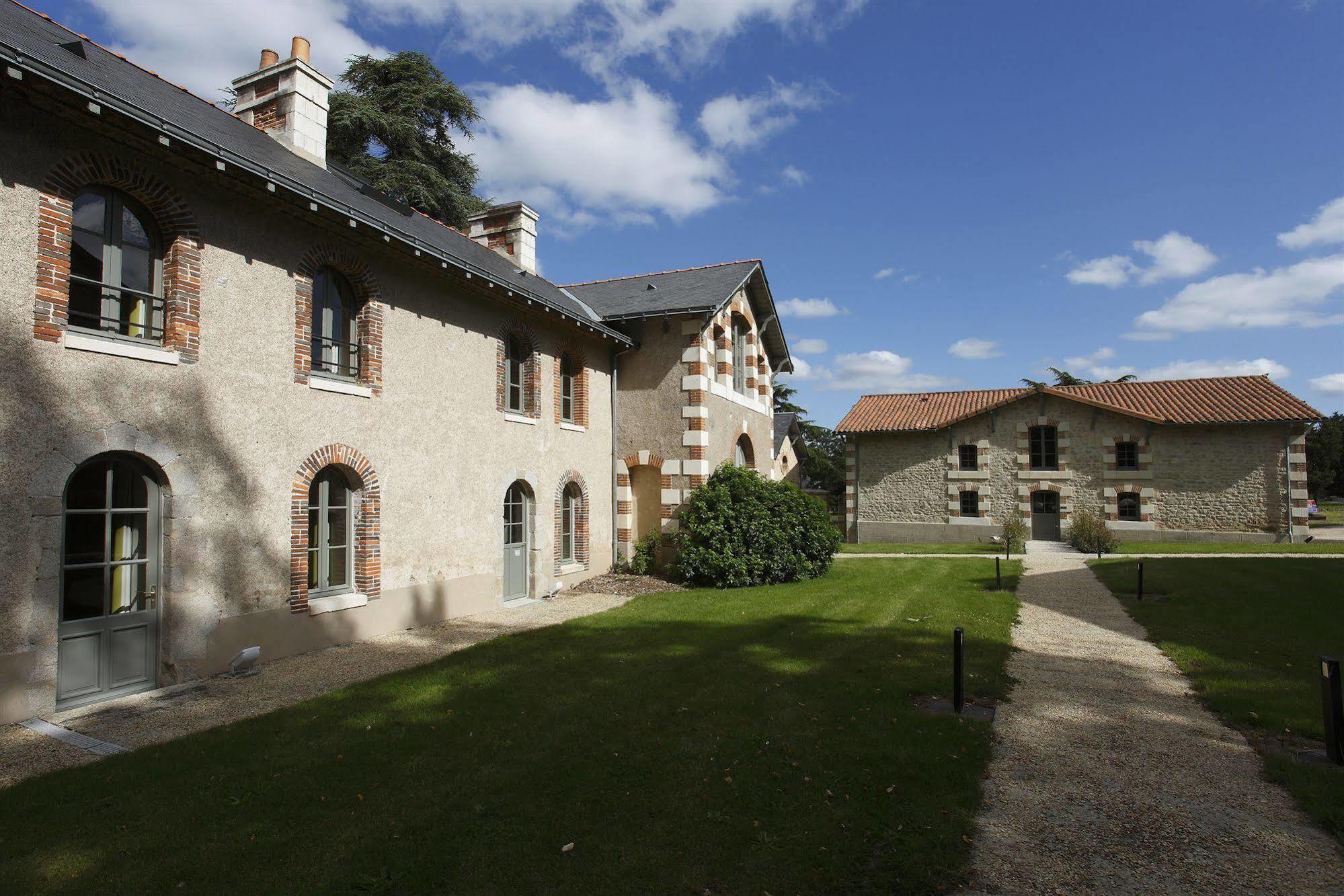 Hotel Chateau De La Barbiniere Saint-Laurent-sur-Sevre Exterior photo